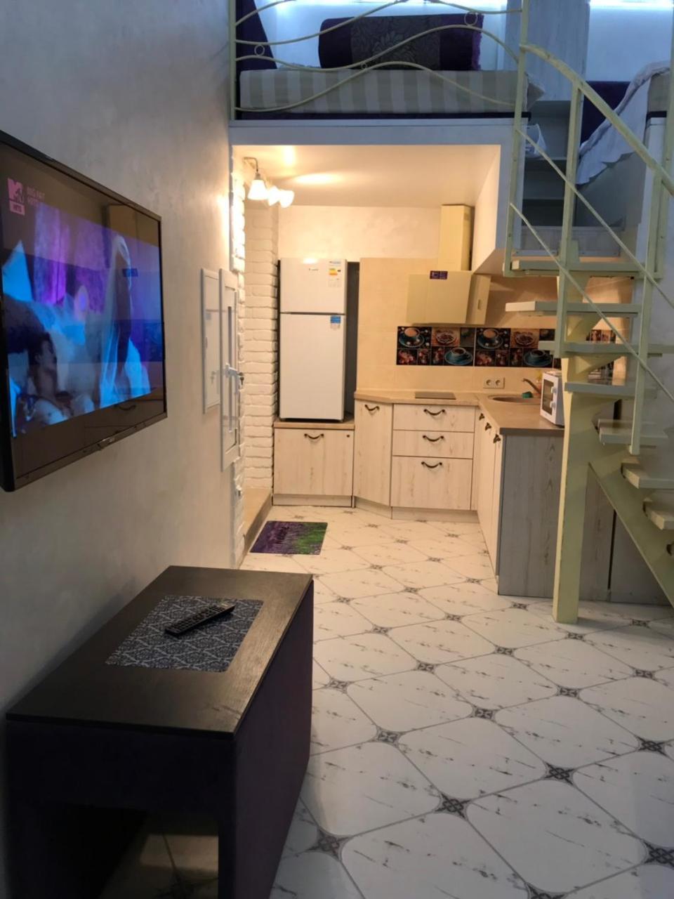 Newtone Apartment Tsjernivsi Buitenkant foto